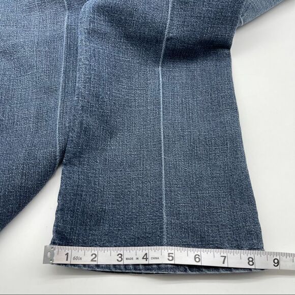 LeviStrauss Signature Lowrise Bootcut Jrs. 9 Short - Picture 13 of 15